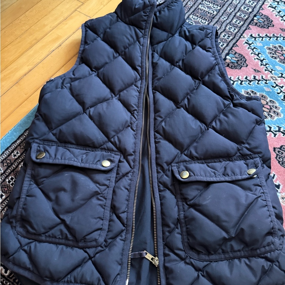 J Crew Black Quilted Puffer Vest. size XS